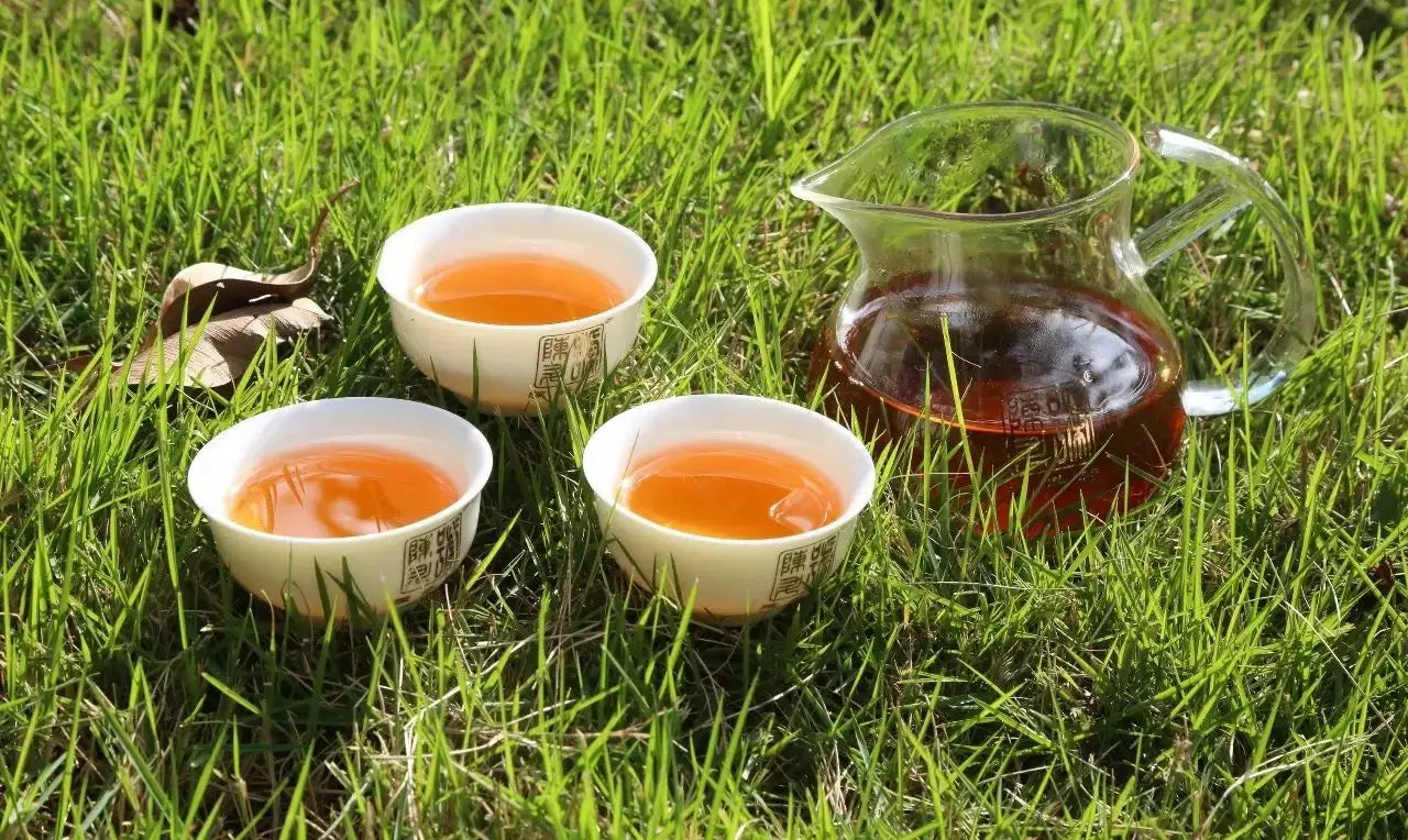 The aging of raw Pu’er tea