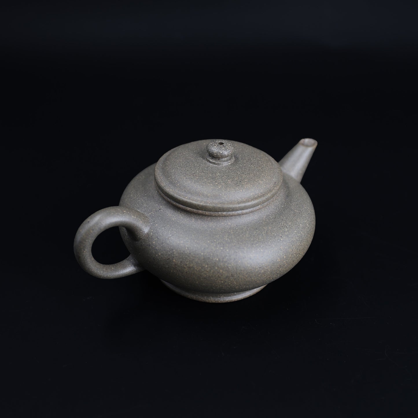 
                  
                    Handmade Yixing Purple Clay Teapot 200ml -Shui Ping
                  
                