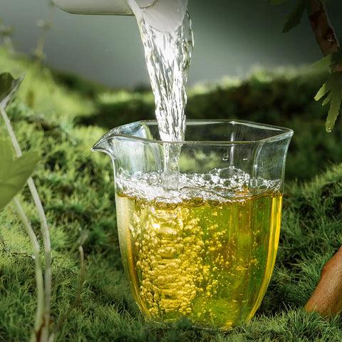 Pu-Erh Tea 101: Stems in Pu-Erh Tea? A sign of low-grade tea?