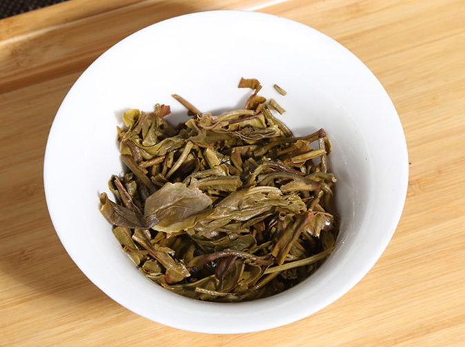 
                  
                    Chen Sheng Hao 2015 Chen Sheng #1 Raw Pu'er Tea leaves after steep
                  
                