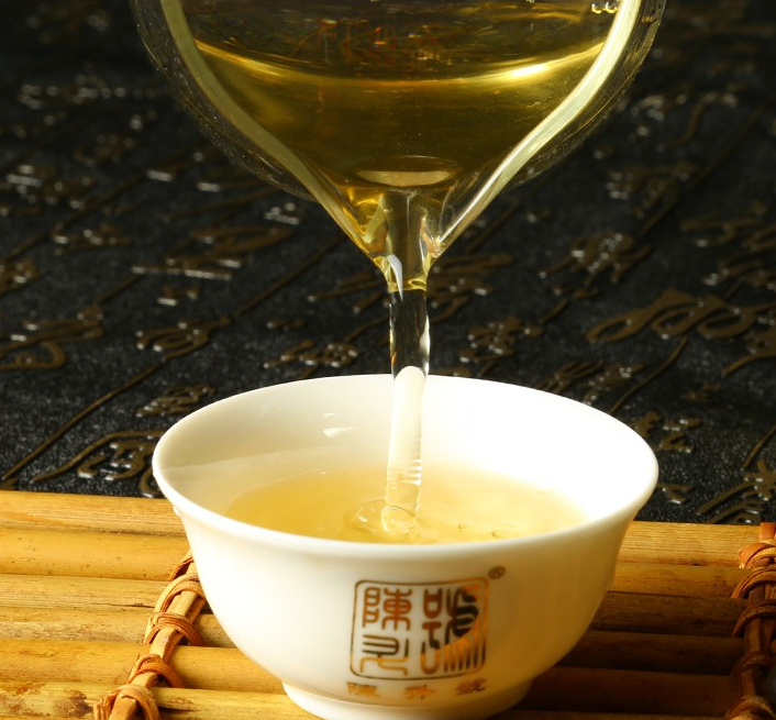 
                  
                    Chen Sheng Hao 2016 King Pu'er Tea soup
                  
                