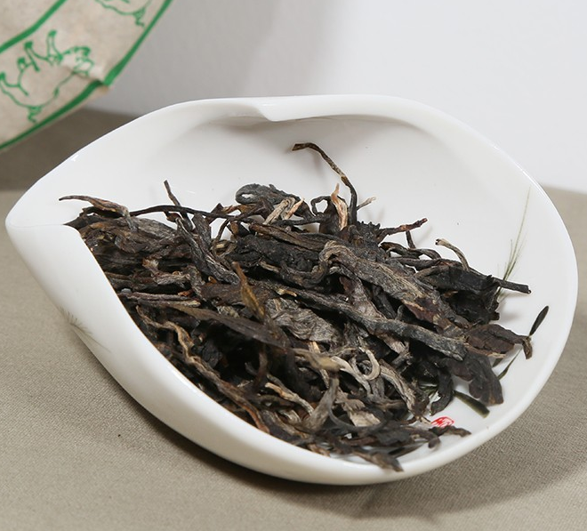 
                  
                    Chen Sheng Hao 2016 Yi Wu Pu'er Tea leaves
                  
                