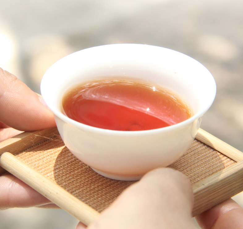 
                  
                    Chen Sheng Hao 2016 Zodiac Monkey Ripe Pu'er Tea Soup
                  
                